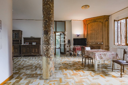 Foto Villa singola in Via Roma, Castel Viscardo Centro di 512 m² in vendita
