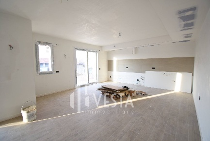 Foto Appartamento in Via Manzoni, Calusco d'Adda di 129 m² con 4 locali