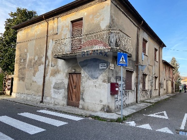 Foto Casa indipendente in Strada Tartaglia, Cadeo Fontana Fredda di 440 m²