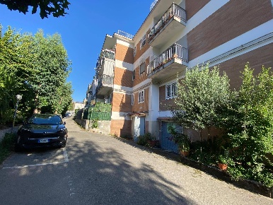 Foto Magazzino in Via Vicinale Croce Di Piperno, Napoli Soccavo di 527 m²