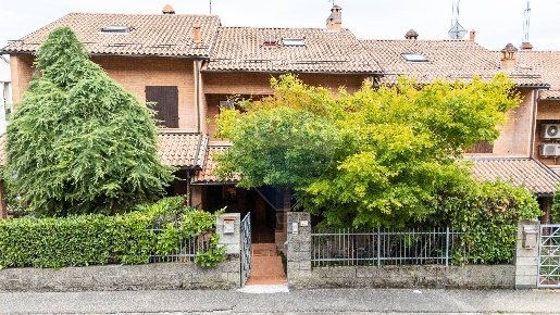 Foto Villa a schiera in Via Coruzzi, Langhirano Centro di 220 m² in vendita