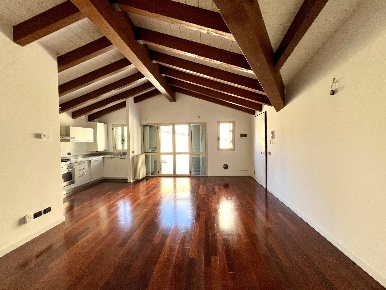 Foto Appartamento in Via Monviso, Milano Paolo Sarpi di 85 m² con 3 locali