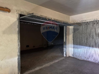 Foto Box in via acicastello, Aci Castello Carruba di Ognina - Teseo