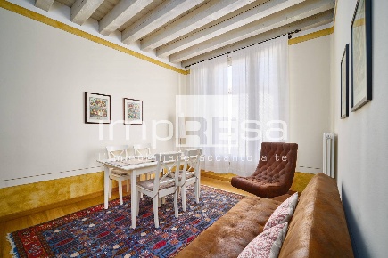 Foto Appartamento in Piazza Santa Maria dei Battuti, Treviso di 85 m²