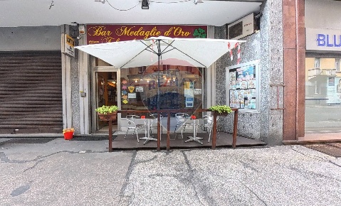 Foto Attività commerciale in Via delle medaglie d'oro, Varese Centro