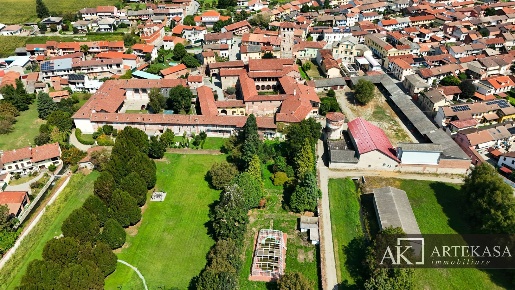 Foto Villa unifamiliare a San Nazzaro Sesia di 380 m² con 6 locali