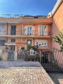 Foto Villa a schiera a Avella di 230 m² con 5 locali in vendita