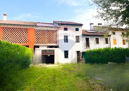 Foto Casa indipendente in via vegri, Camisano Vicentino di 230 m²