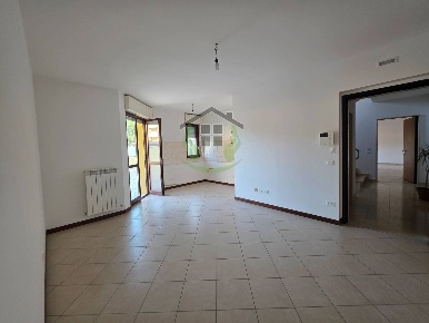 Foto Appartamento in Via Giovanni Spadolini, Pedaso di 130 m² con 4 locali