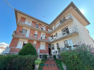 Foto Appartamento in Viale Vittorio Veneto, Carrù Centro di 83 m²