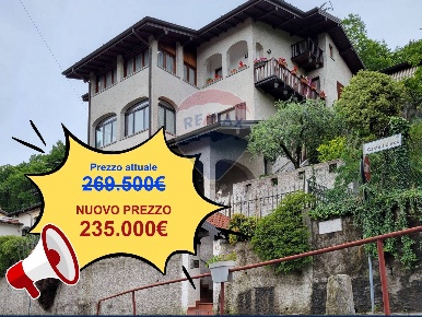 Foto Casa indipendente in Piazza Virgilio, Gemonio di 400 m² con 11 locali