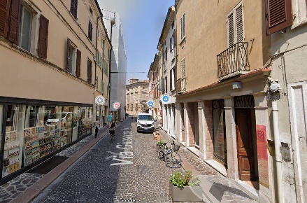 Foto Attività commerciale in via Verdi, Mantova Centro di 550 m² in vendita