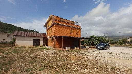 Foto Locale commerciale in Via Madonna Delle Grazie, Priverno Centro