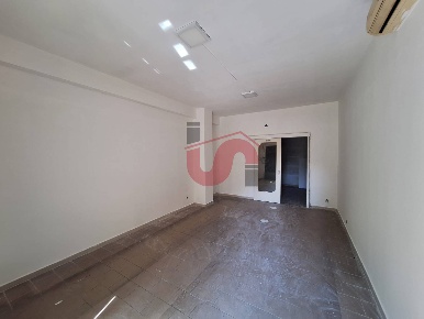 Foto Locale commerciale in Via Giustiniani, Benevento Sala, Mellusi