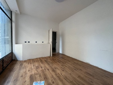 Foto Magazzino a Savona Villapiana, La Rusca, Via Mignone di 88 m²