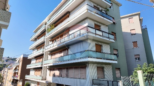 Foto Appartamento a Ancona Adriatico di 150 m² con 5 locali in vendita