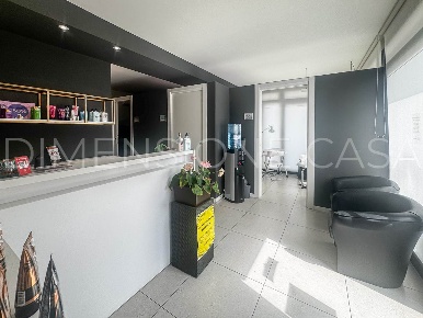 Foto Attività commerciale a Cavezzo Centro di 60 m² con 4 locali in vendita