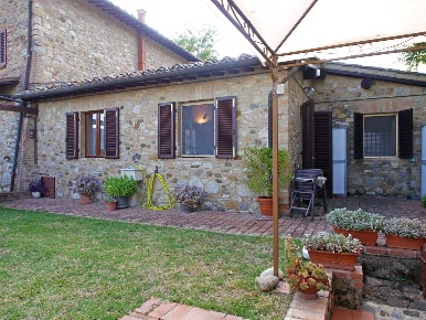Foto Rustico a Castelnuovo Berardenga Bossi di 90 m² con 3 locali