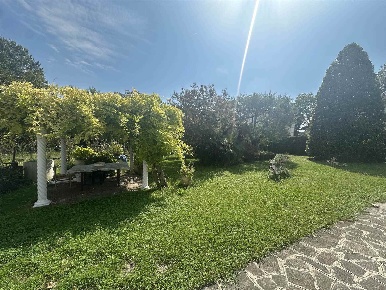 Foto Villa unifamiliare in Via diaz  105, Abano Terme Centro di 215 m²