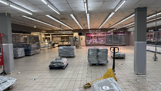 Foto Attività commerciale in VIA SILVIO PELLICO, Cercola Centro di 1000 m²