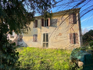Foto Villa bifamiliare in Via Curtatone, Rovigo di 260 m² con 12 locali