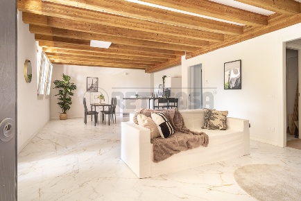 Foto Appartamento in Via Zuccola 37, Bolzano Vicentino Centro di 128 m²