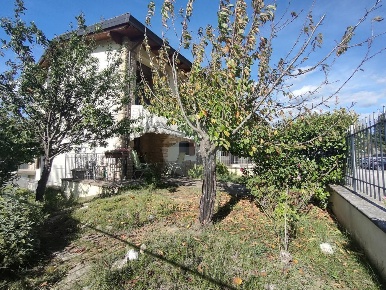 Foto Villa a schiera in VIA DELLA FONTANA, L'Aquila Genzano - Sassa