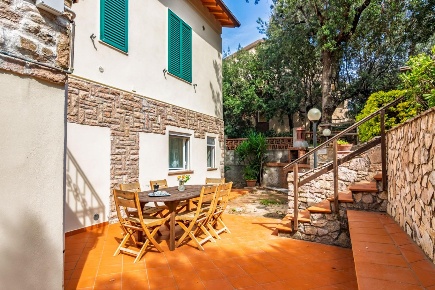 Foto Appartamento a San Vincenzo Centro di 130 m² con 4 locali in vendita