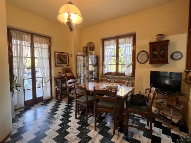 Foto Villa unifamiliare a Seravezza Ripa Pozzi Querceta Ponterosso
