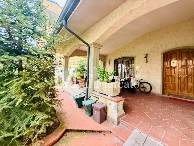 Foto Villa bifamiliare a Viareggio Darsena - Ex Campo di Aviazione