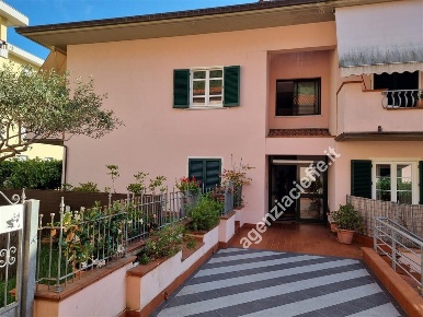 Foto Appartamento a Massa Mirteto di 90 m² con 4 locali in vendita