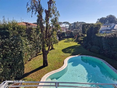 Foto Villa unifamiliare in Via F. Crispi, Forte dei Marmi Vittoria Apuana