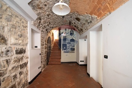 Foto Appartamento in Vicolo Borni, Iseo Centro di 117 m² con 3 locali