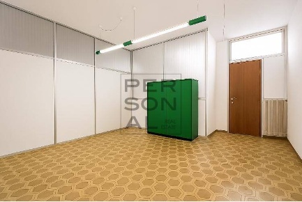 Foto Ufficio a Trento San Bartolomeo di 125 m² con 4 locali in affitto