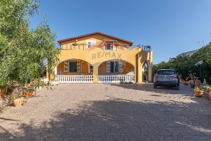 Foto Villa singola in Via Lago di Varano, Siracusa Fontane Bianche