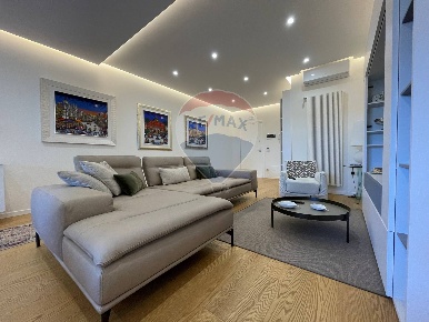 Foto Appartamento in Via Mazzitelli, Bari Poggiofranco di 220 m² in vendita