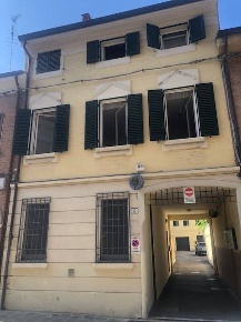Foto Casa indipendente in Via Mentana, Ferrara Centro Storico di 185 m²
