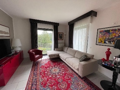 Foto Appartamento a Poggibonsi Centro di 135 m² con 5 locali in vendita