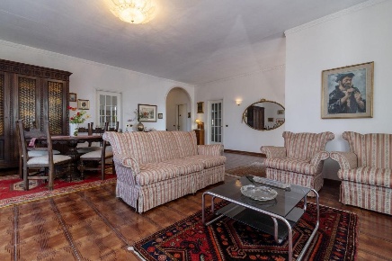 Foto Appartamento a Massa Centro di 130 m² con 5 locali in affitto
