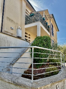 Foto Appartamento a Santa Maria a Monte Centro di 80 m² con 4 locali