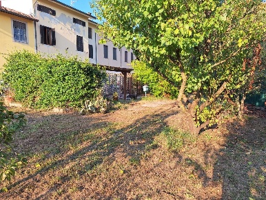 Foto Appartamento a Capannori Centro di 120 m² con 5 locali in vendita