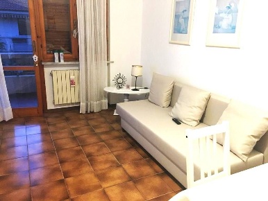 Foto Appartamento a Massa Marina di Massa Centro di 70 m² con 3 locali