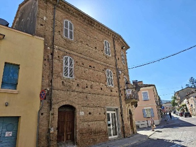 Foto Appartamento in Via Aurelio Saffi 77, Novafeltria Centro di 238 m²