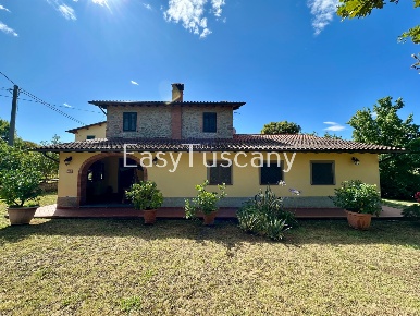 Foto Villa unifamiliare in via della foce, Capannori Gragnano - Lappato