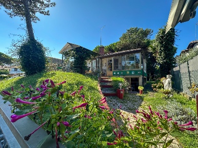 Foto Villa unifamiliare in VIA DEI PINI 21, Lignano Sabbiadoro Centro