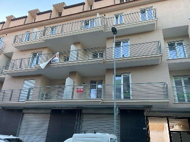 Foto Appartamento in Via Caserta  49, Mondragone di 110 m² con 7 locali