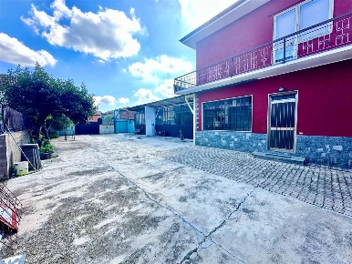 Foto Casa indipendente in Via Diaz, Cameri di 145 m² con 4 locali