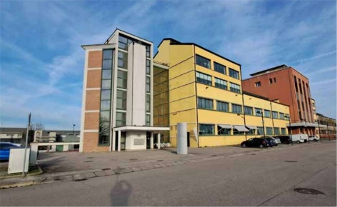 Foto Ufficio in Viale Montesi, Cartura Cagnola di 72 m² con 1 locali