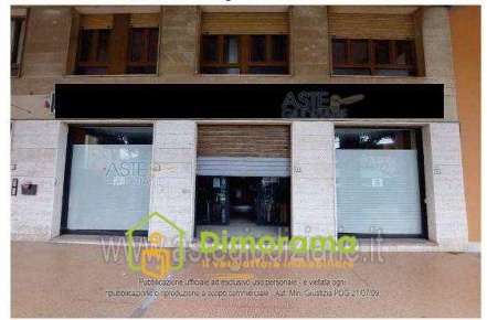 Foto Negozio Piombino Centro di 124 m² con 3 locali in vendita