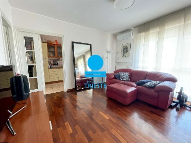 Foto Appartamento a Pesaro di 90 m² con 5 locali in affitto